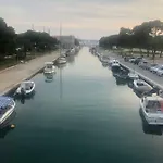 Bona Dea Seaside شقة *