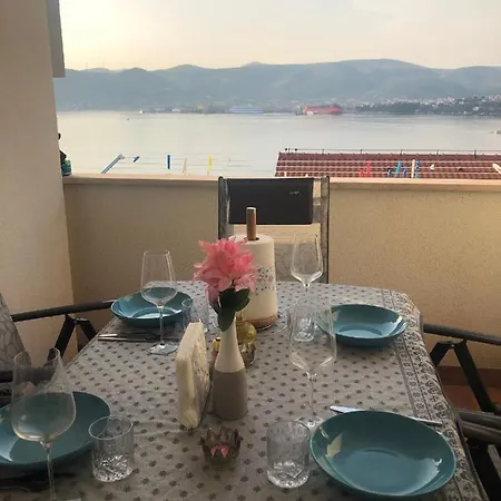 Bona Dea Seaside Apartament *