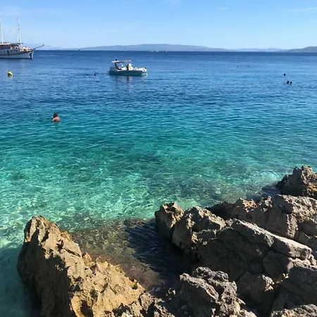 Bona Dea Seaside Τρογκίρ