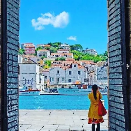 Διαμέρισμα Bona Dea Seaside Τρογκίρ