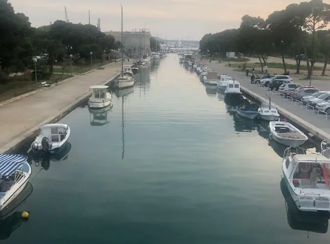 Bona Dea Seaside Apartamento *